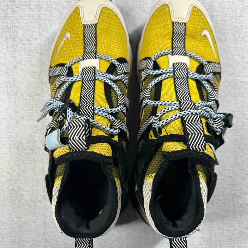 Nike Yellow and Black Patterned Sneakers